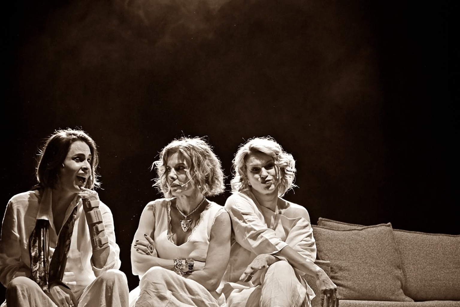Atrizes em palco no Centro Cultural do Bom Sucesso — fotografia 102